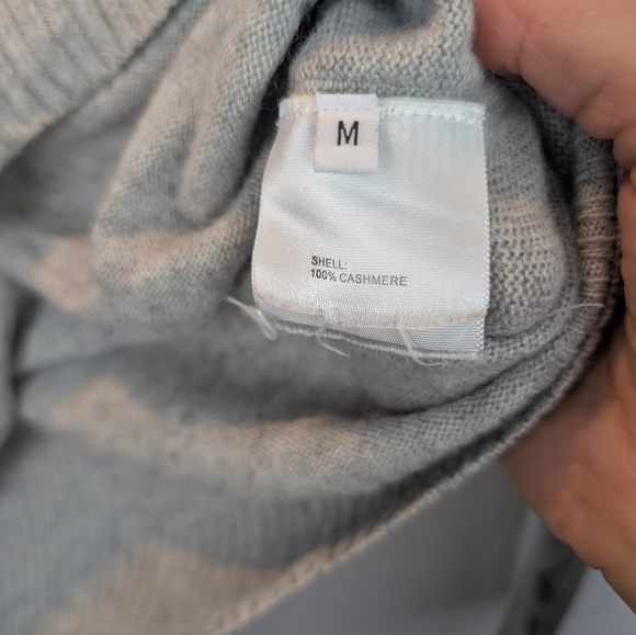 Tory Burch Skull Print Cashmere Sweater Size M In VGUC - Picture 5 of 13